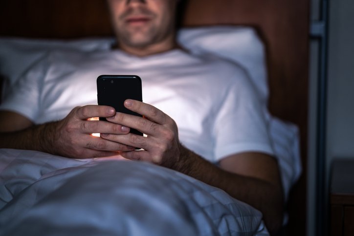 Cultura do "sempre disponível" prejudica saúde mental no ambiente de trabalho Pesquisa revela o viés silencioso que está minando a produtividade e moldando mal o futuro da liderança (Foto: Tero Vesalainen/Getty Images)