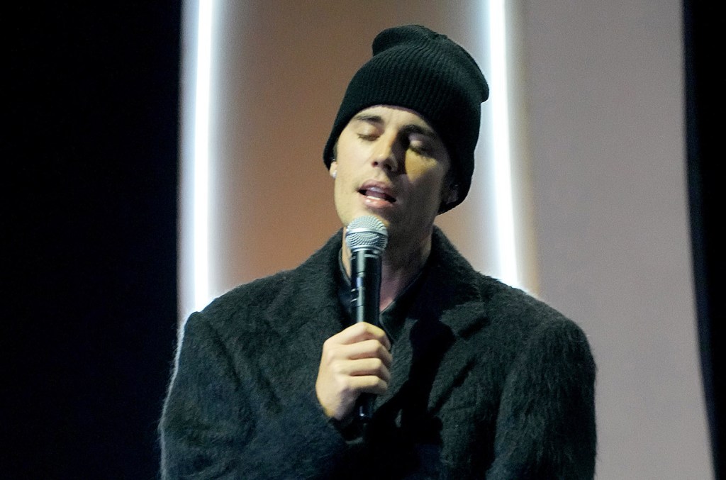 Justin Bieber lança novo álbum e oferece produtos retro na Amazon Prime Day Justin Bieber lança novo álbum e oferece produtos retro na Amazon Prime Day