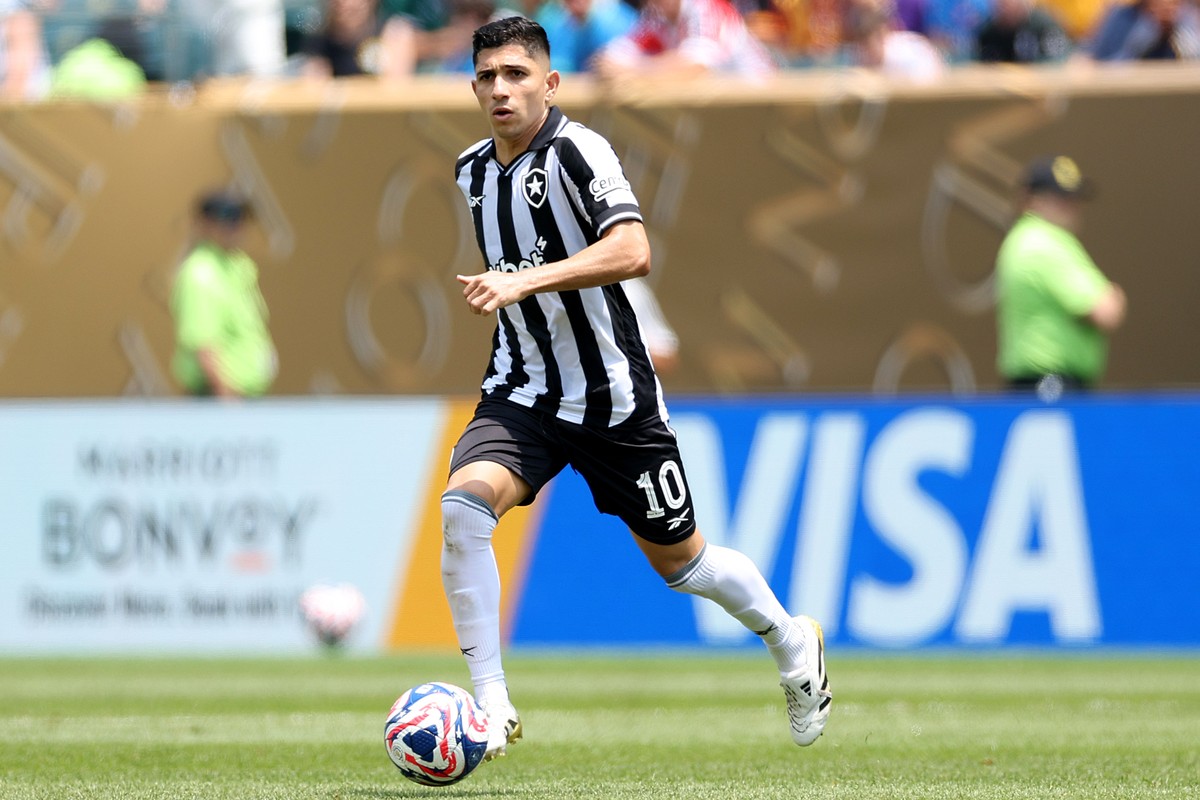 Savarino foi criticado pelas atuações na Copa do Mundo de Clubes (Foto: Vítor Silva)