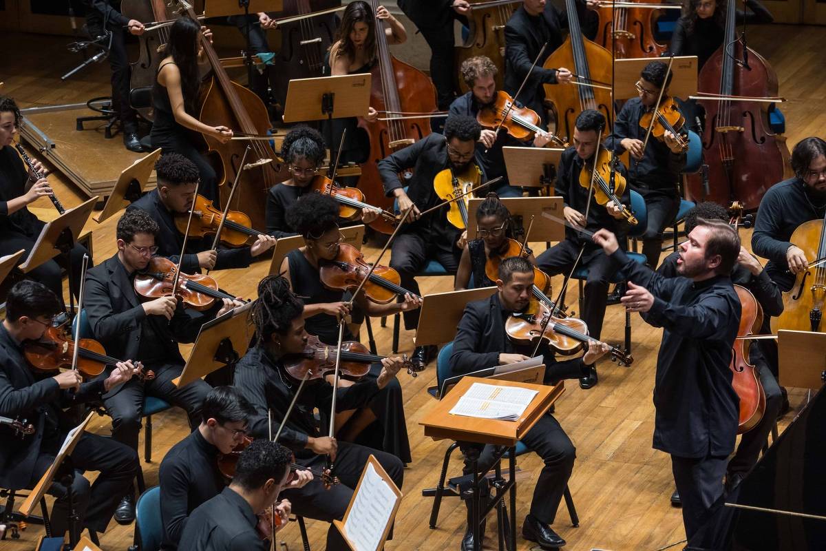 Festival de Campos do Jordão realiza 84 shows gratuitos com orçamento de 2019 Orquestra do Festival de Inverno de Campos de Jordão, com o maestro Marcelo Lehninger, na 54ª edição do evento, em julho de 2024 (Foto: Íris Zanetti/Divulgação)