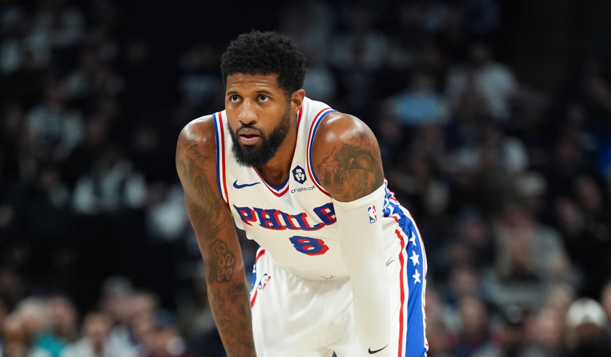 Paul George, do 76ers, passa por cirurgia no joelho esquerdo após lesão em treino Foto: Reprodução/@NBA
