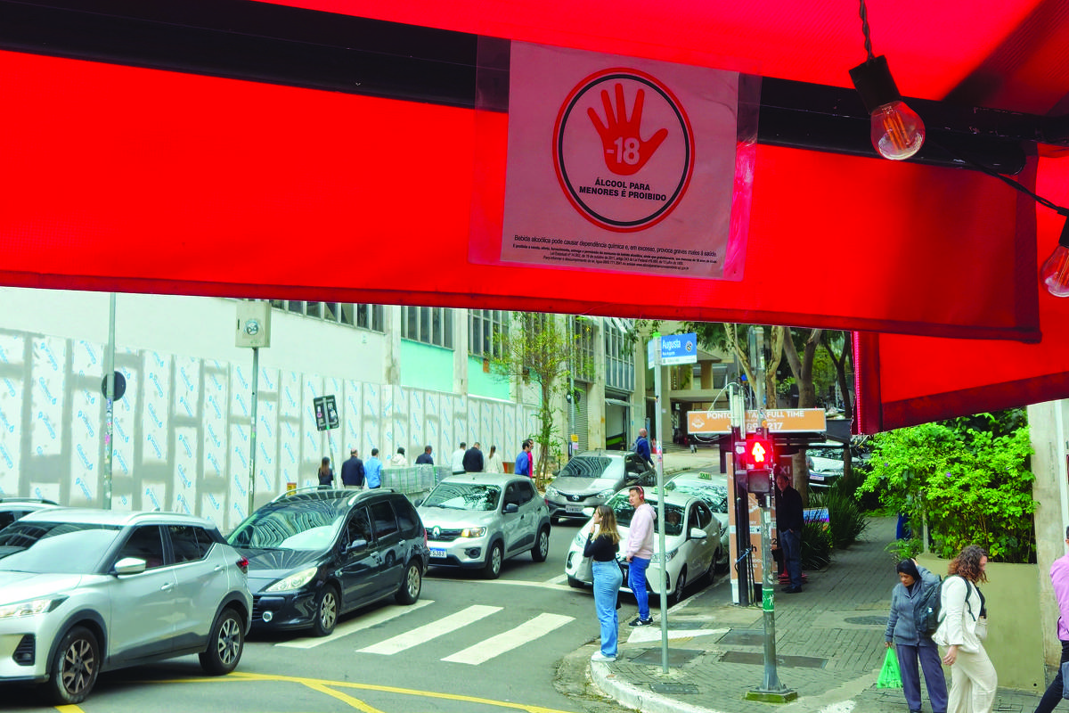 Fabrício Corsaletti lança 'Um Milhão de Ruas' e discute relação com leitores Imagem que ilustra a capa do livro 'Um Milhão de Ruas' de Fabrício Corsaletti (Foto: Fabrício Corsaletti/Divulgação)