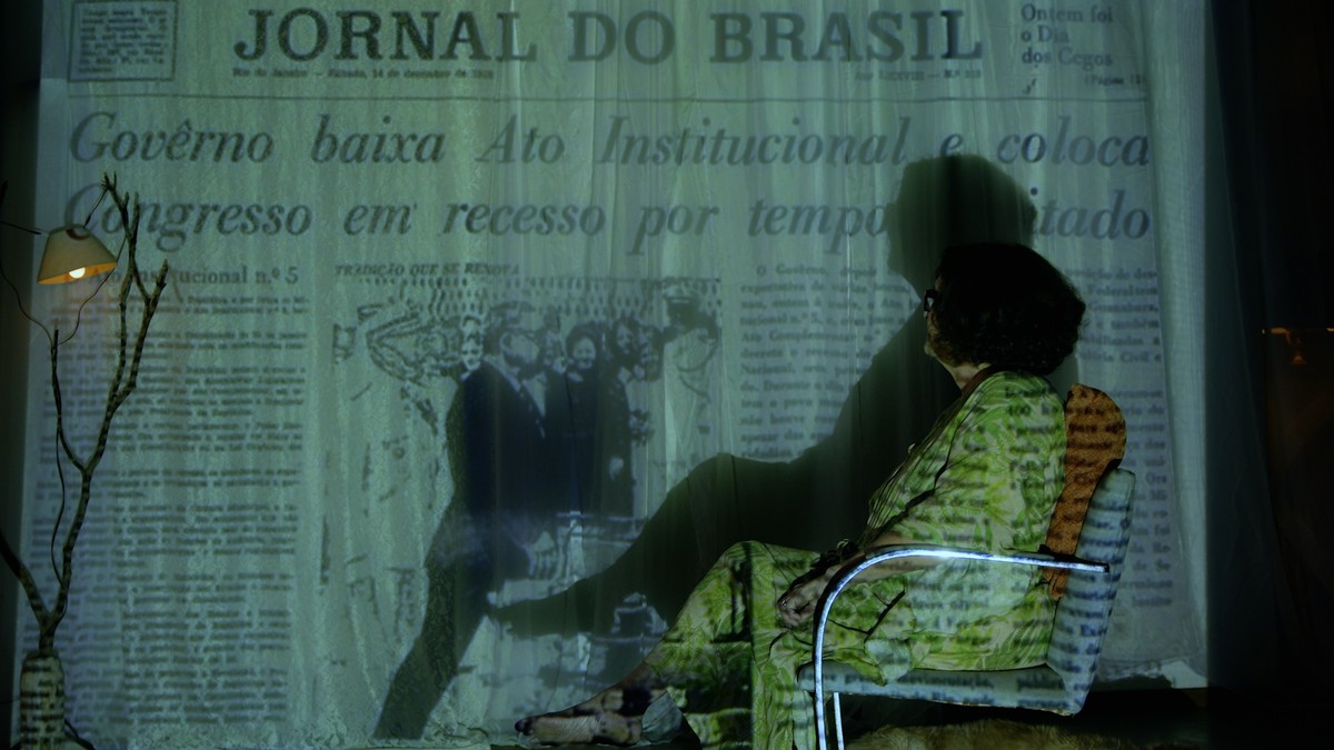 Heloísa Teixeira em cena do documentário 'O nascimento de H. Teixeira' (2024) — Foto: Divulgação