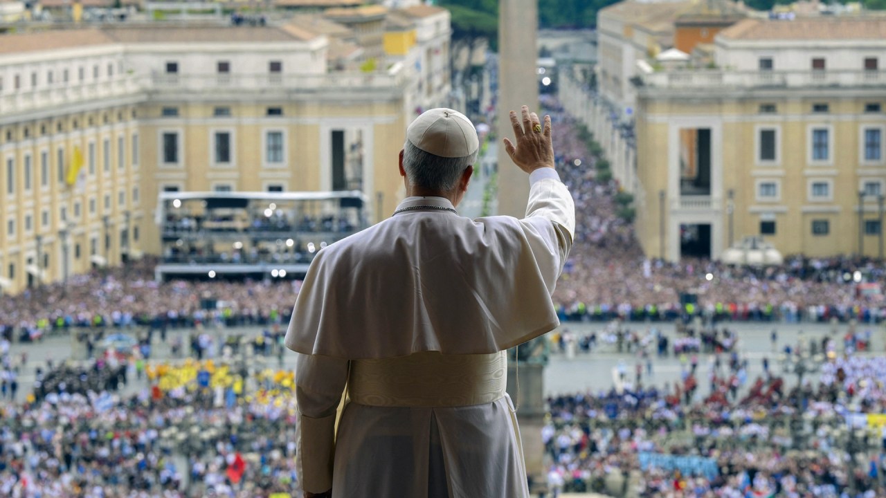 Católicos no Brasil buscam novas respostas em meio à crise de identidade religiosa