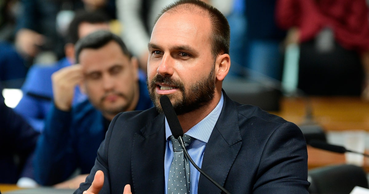 Eduardo Bolsonaro promete ação contra Moraes, PGR e PF com apoio de Trump