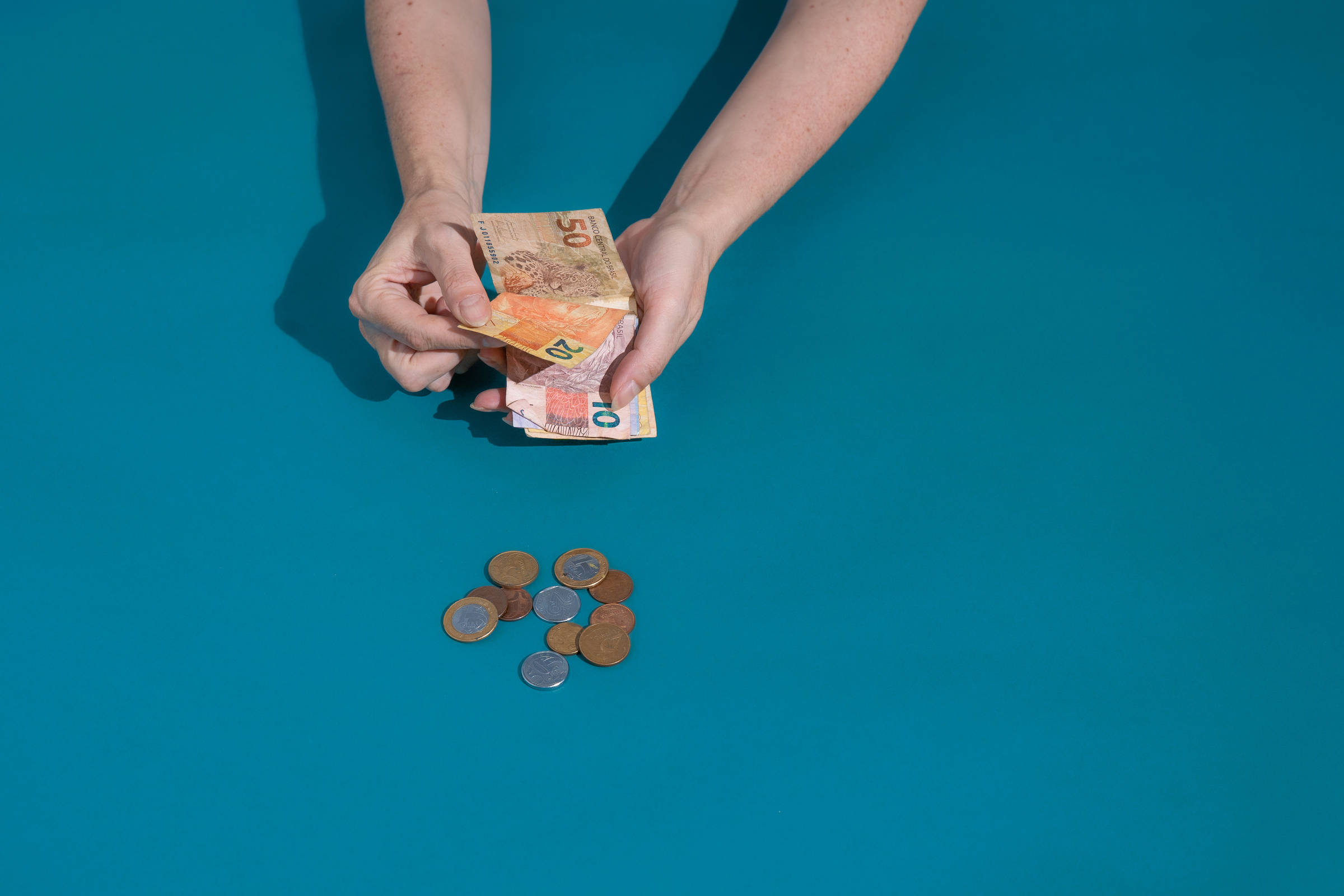 PIS/Pasep libera abono para beneficiários nascidos em novembro e dezembro Abono é de até um salário mínimo, de acordo com a quantidade de meses trabalhados em 2023 (Foto: Gabriel Cabral/Folhapress)
