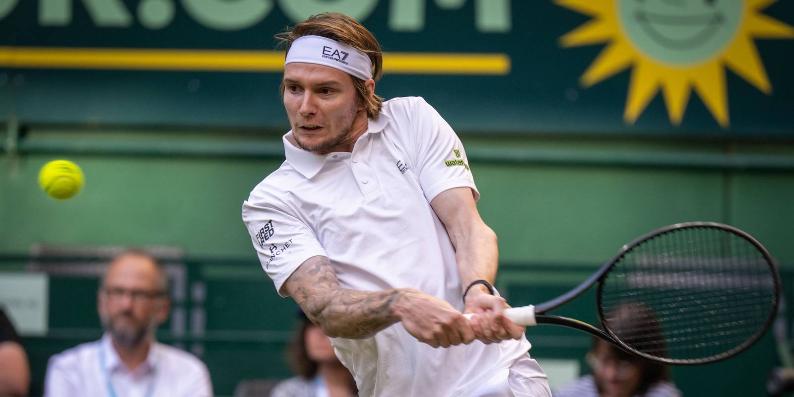Bublik vence Sinner novamente na grama do torneio de Halle Foto: Reprodução