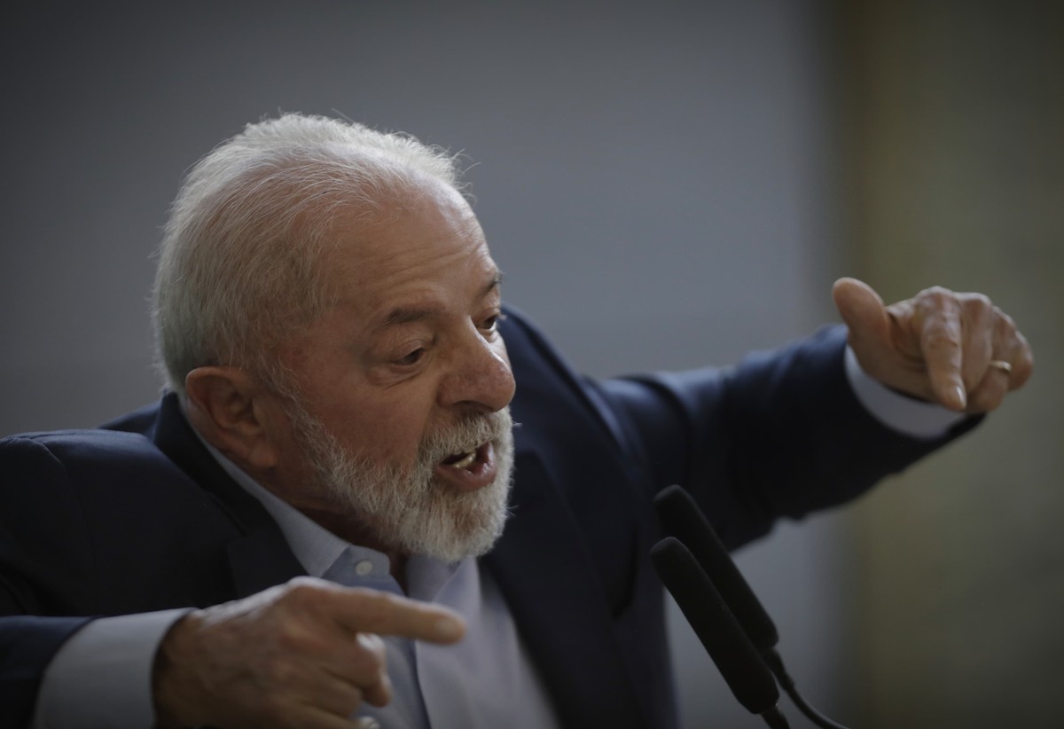 Políticos antecipam 2026 enquanto população enfrenta a realidade atual Políticos antecipam 2026 enquanto população enfrenta a realidade atual