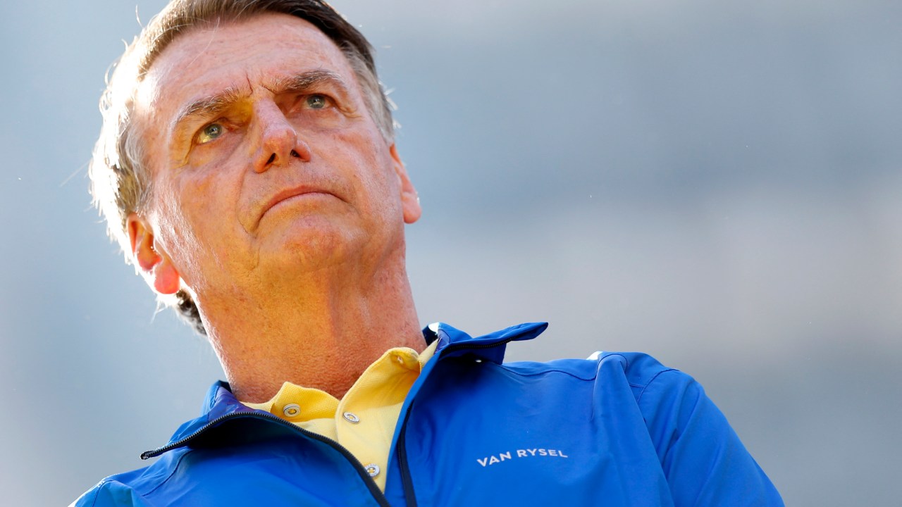 Deputados pressionam Bolsonaro a desistir da candidatura à Presidência Jair Bolsonaro em ato na Avenida Paulista (São Paulo), em 29 de junho de 2025 (Foto: Miguel SCHINCARIOL/AFP)