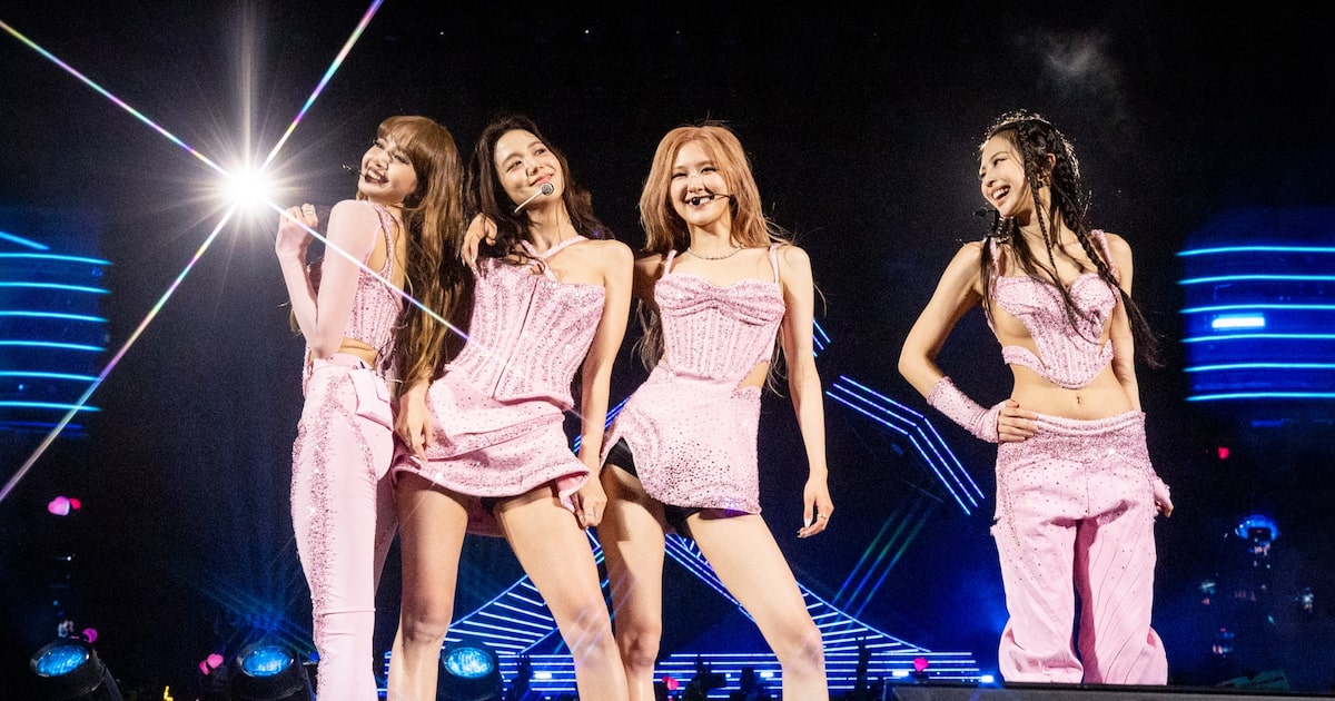 Blackpink retorna e movimenta mercado de K-pop com lucro estimado de US$ 52 milhões A banda dá início ao seu retorno em um show com ingressos esgotados no estádio Goyang, próximo a Seul (Foto: Reprodução)