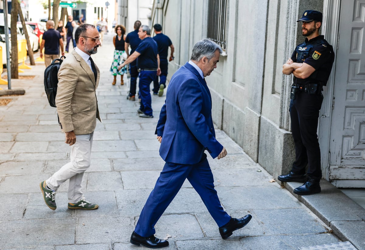 Santos Cerdán chega ao Supremo para declarar como investigado, no dia 30 de junho. (Foto: Álvaro García)