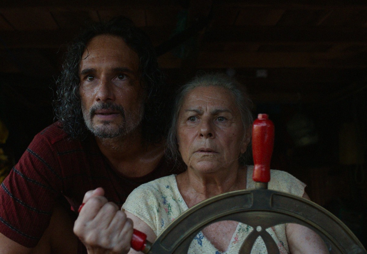Festival de Gramado 2025 prestará homenagem a Rodrigo Santoro e Marcélia Cartaxo Rodrigo Santoro e Denise Weinberg em cena de 'O último azul' (Foto: Guillermo Garza / Divulgação)