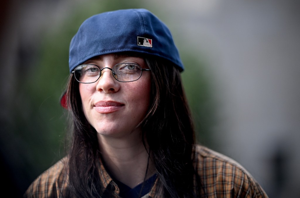 Famosos enviam mensagens de apoio ao Texas após enchentes devastadoras As inundações no Texas deixaram dezenas de mortos e mais pessoas desaparecidas, e Billie Eilish, Shakira e outras estrelas compartilharam reações ao desastre. (Foto: Reprodução)