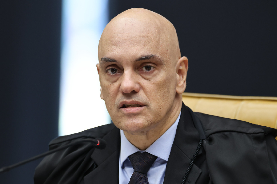 Moraes analisa pedido para anular decisão do Congresso sobre o IOF Ministro Alexandre de Moraes durante sessão plenária do Supremo Tribunal Federal (Foto: Ton Molina/STF)