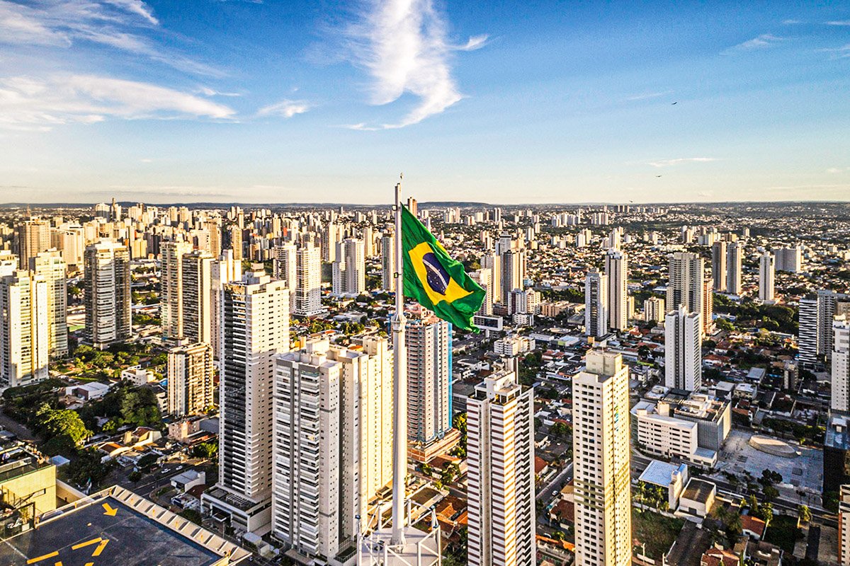 Brasil enfrenta juros altos e inflação persistente, dificultando investimentos em 2025 Isenção do IR até R$ 5 mil: Lira amplia desconto e não inclui alternativa ao IOF em parecer (Foto: Reprodução)