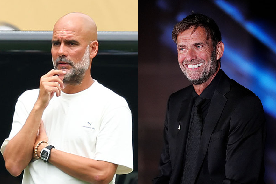 Guardiola responde às críticas de Klopp sobre a Copa do Mundo de Clubes Guardiola e Klopp: muitas lutas enquanto eram técnicos na Premier League, por melhores condições de trabalho (Foto: Rich Graessle/Icon Sportswire; Martin Rickett/PA Images/Getty Images)