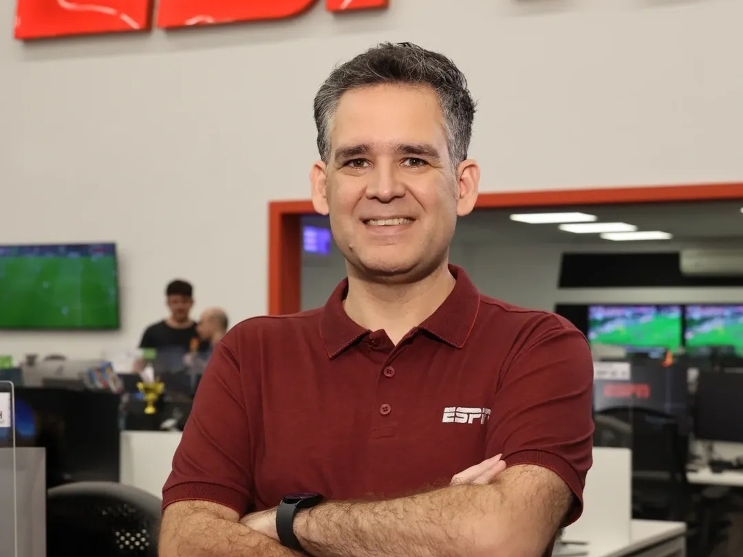 Comentarista da ESPN retorna à televisão após tratamento de saúde mental Comentarista da ESPN retorna à televisão após tratamento de saúde mental
