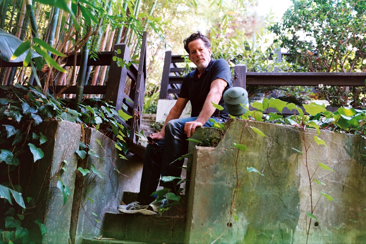Galeria de arte de Los Angeles anuncia fechamento e dono explica motivos O marchand Tim Blum, que decidiu fechar sua galeria, uma das mais importantes de LA (Foto: Adali Schell/ The New York Times)