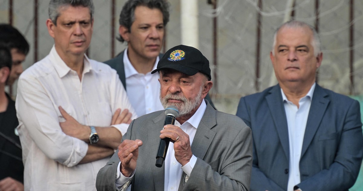 Brasil busca novos aliados e diminui dependência dos Estados Unidos diante de Trump O presidente do Brasil, Luiz Inácio Lula da Silva, participa de um evento em São Paulo, Brasil (Foto: Nelson Almeida/AFP)
