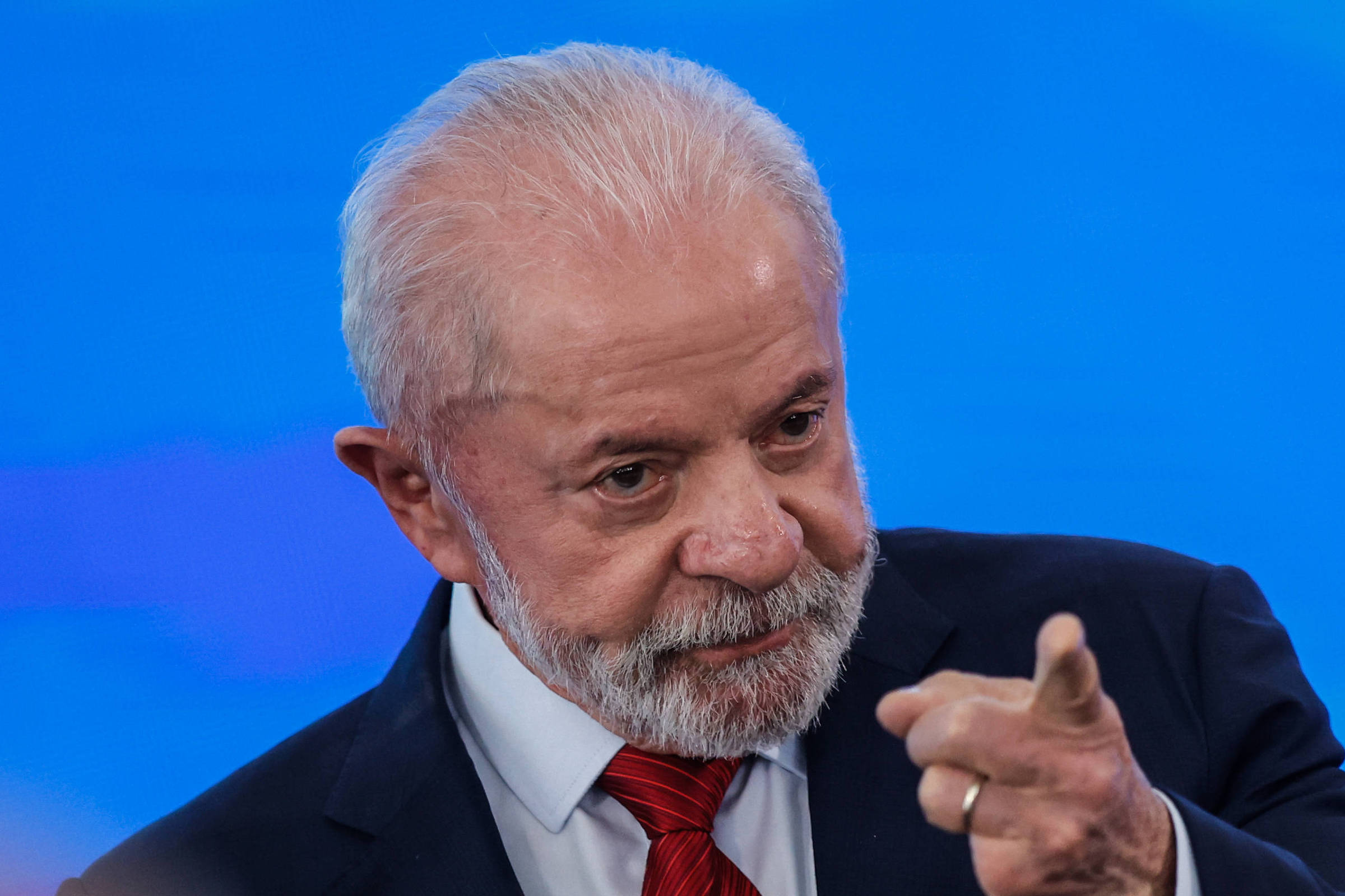 Lula critica Bolsonaro e sugere que ele deveria ser preso Presidente Lula em cerimônia de anúncios de transformação digital (Foto: Gabriela Biló - 23.jul.25/Folhapress)