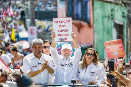 Governador da Bahia, Jerônimo Rodrigues, o presidente Lula e a primeira-dama Janja. (Foto: Ricardo Stuckert/PR)
