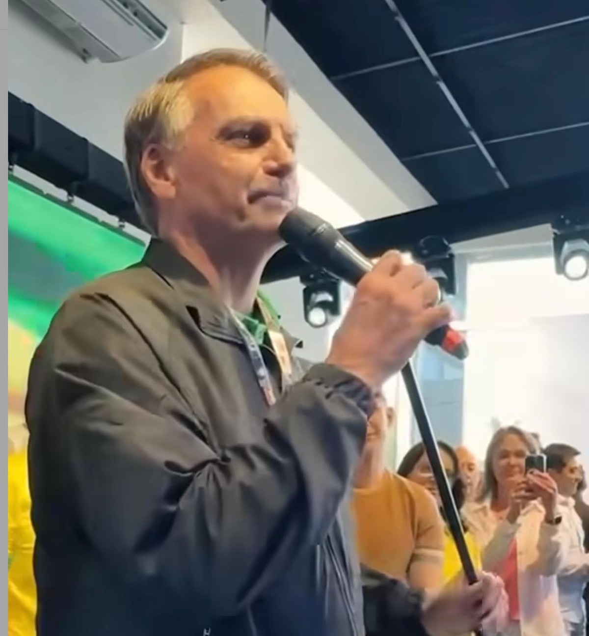 Bolsonaro afirma que enfrentará julgamento e agradece doações de R$ 17 milhões Ex-presidente Jair Bolsonaro discursa em evento do PL em Belo Horizonte (Foto: Reprodução/Redes sociais)