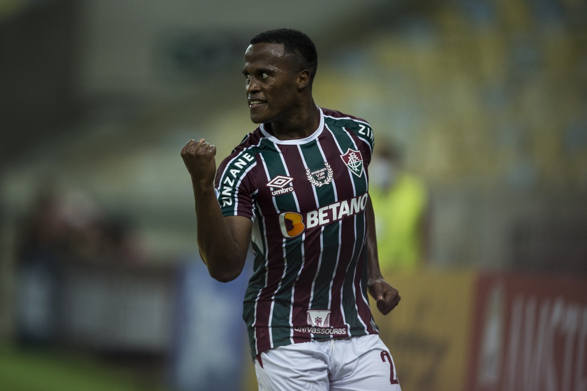 Wolverhampton fecha contratação de Jhon Arias por R$ 129 milhões, afirma jornalista John Arias é meio-campo do Fluminense (Foto: Guito Moreto / Agência O Globo)