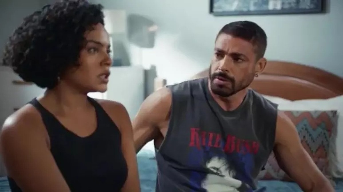 Maria de Fátima (Bella Campos) e César (Cauã Reymond) de 'Vale tudo' (Foto: Reprodução/Globo)