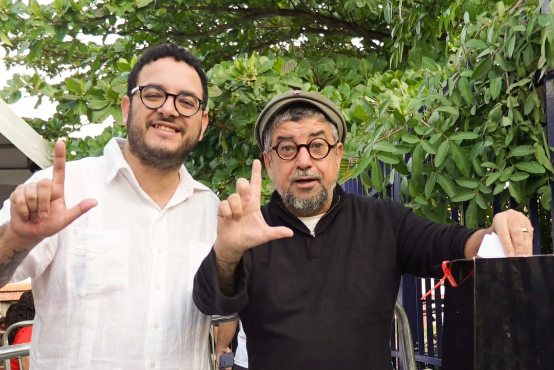 PT no Rio busca diálogo amplo entre direita e esquerda para novas alianças Diego Zeidan, o recém-eleito presidente estadual do PT no Rio, ao lado do pai, o ex-deputado federal e prefeito de Maricá, Washington Quaquá (PT) (Foto: Reprodução/Instagram)