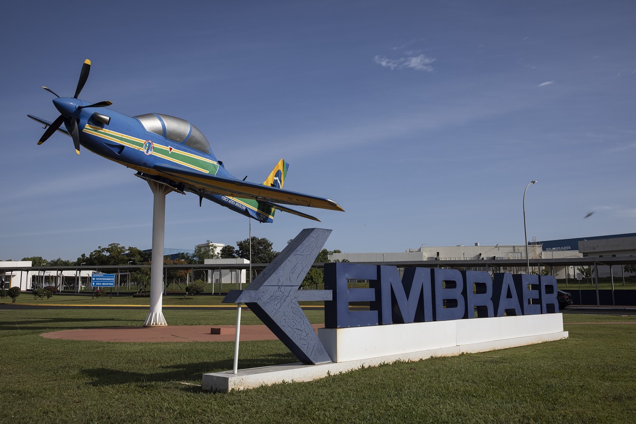 Embraer celebra recorde de pedidos, mas tarifas ainda geram preocupação Foto: Reprodução