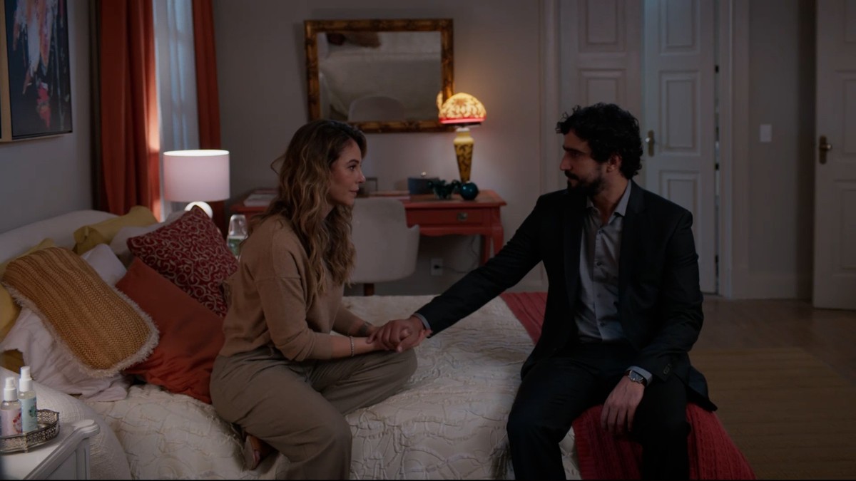 Ivan abandona Heleninha após casamento por motivos inesperados Heleninha (Paolla Oliveira) e Ivan (Renato Góes) — Foto: Reprodução/TV Globo