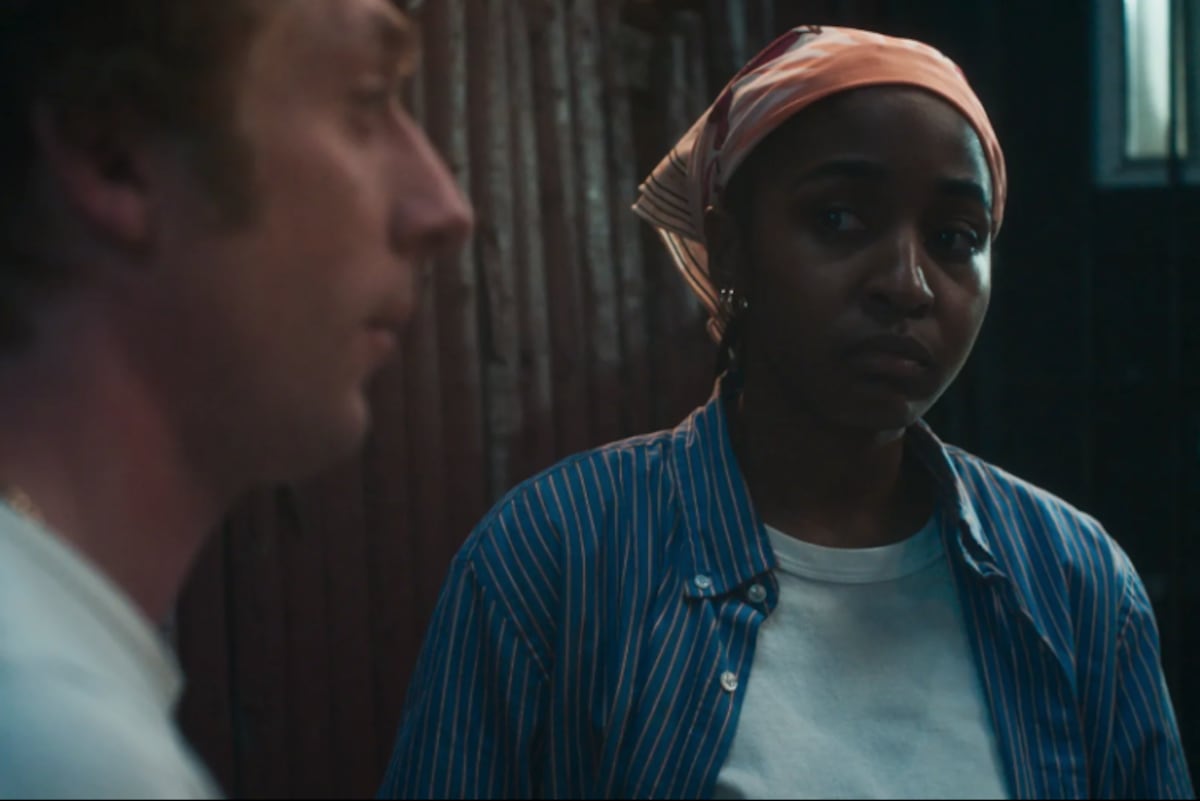 ‘The Bear’ traz mensagem de união e resiliência em tempos difíceis Jeremy Allen White e Ayo Edebiri no capítulo final da quarta temporada. (Foto: FX/Disney+)