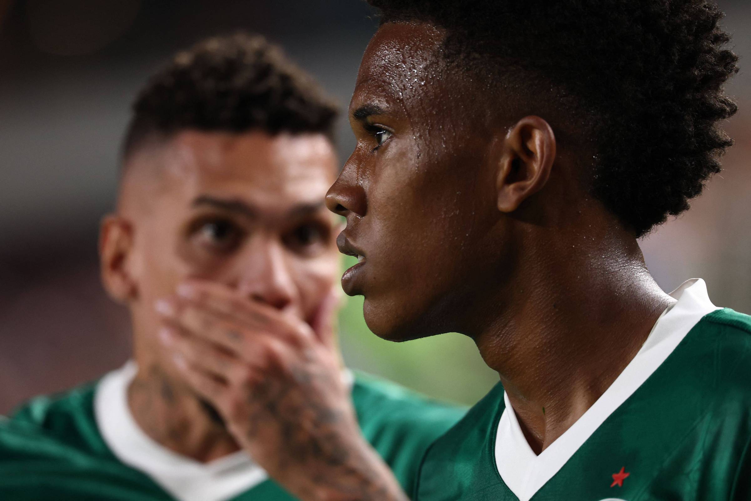 Chelsea elimina Palmeiras do Mundial de Clubes e avança para a final Estêvão lamenta durante partida em que o Palmeiras perdeu do Chelsea (Foto: FRANCK FIFE/AFP)