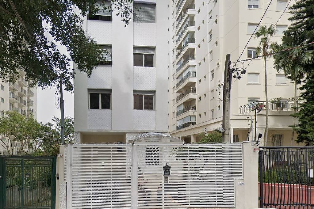 Mulher é detida após suspeita de assassinar companheiro com facadas em SP Condomínio onde o crime ocorreu, na rua Conde de Irajá, na Vila Mariana (Foto: Reprodução/Google Street View)