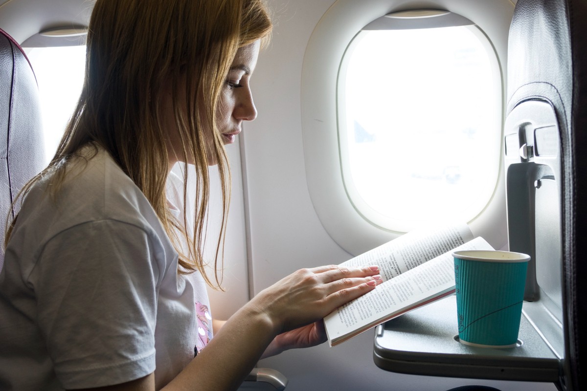 Viagem de avião (Foto: Freepik)