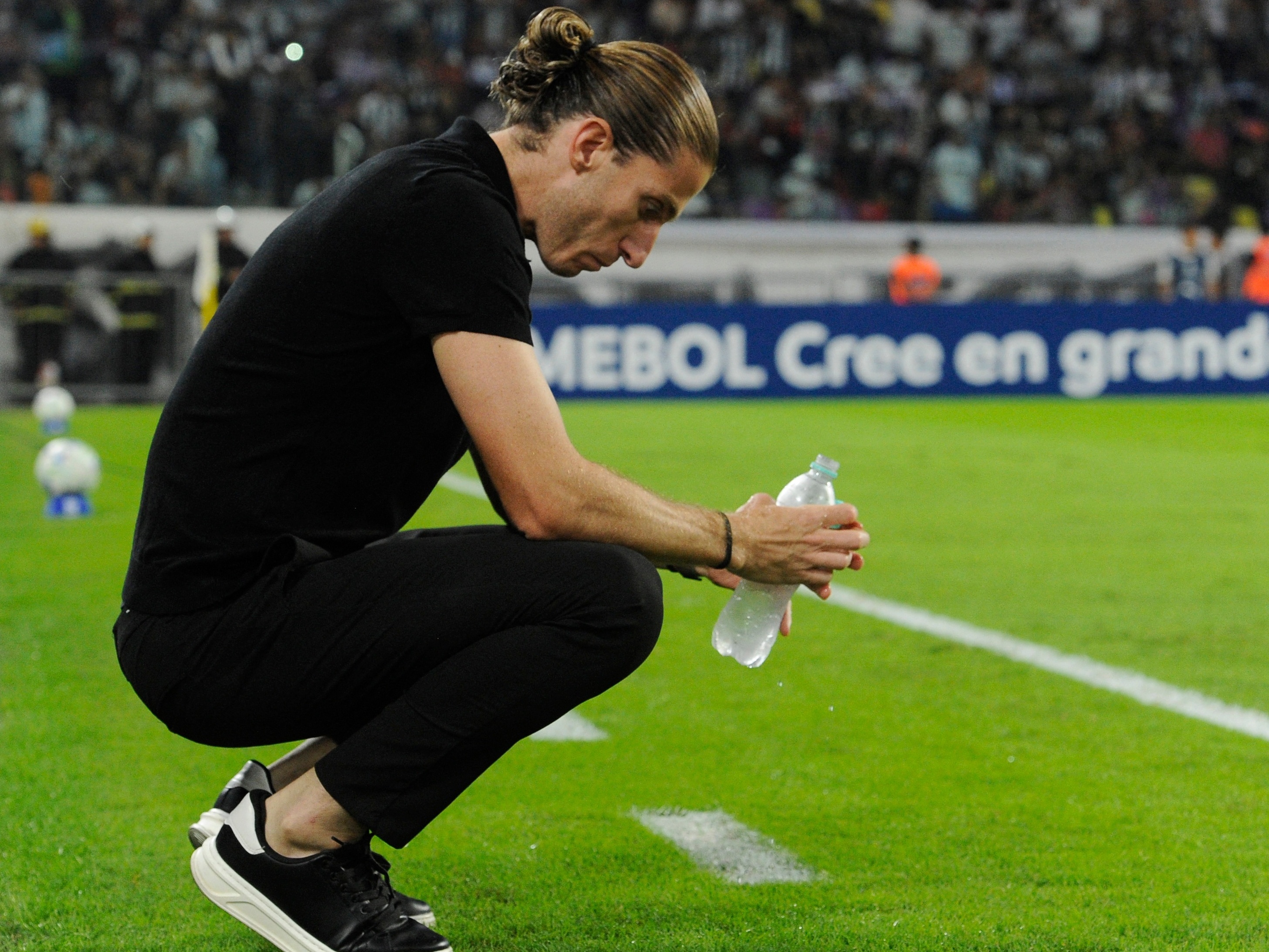 Flamengo revela estratégias táticas para enfrentar o Bayern na competição Filipe Luís, técnico do Flamengo: preocupação com o Bayern (Foto: Eduardo RAPETTI / AFP)