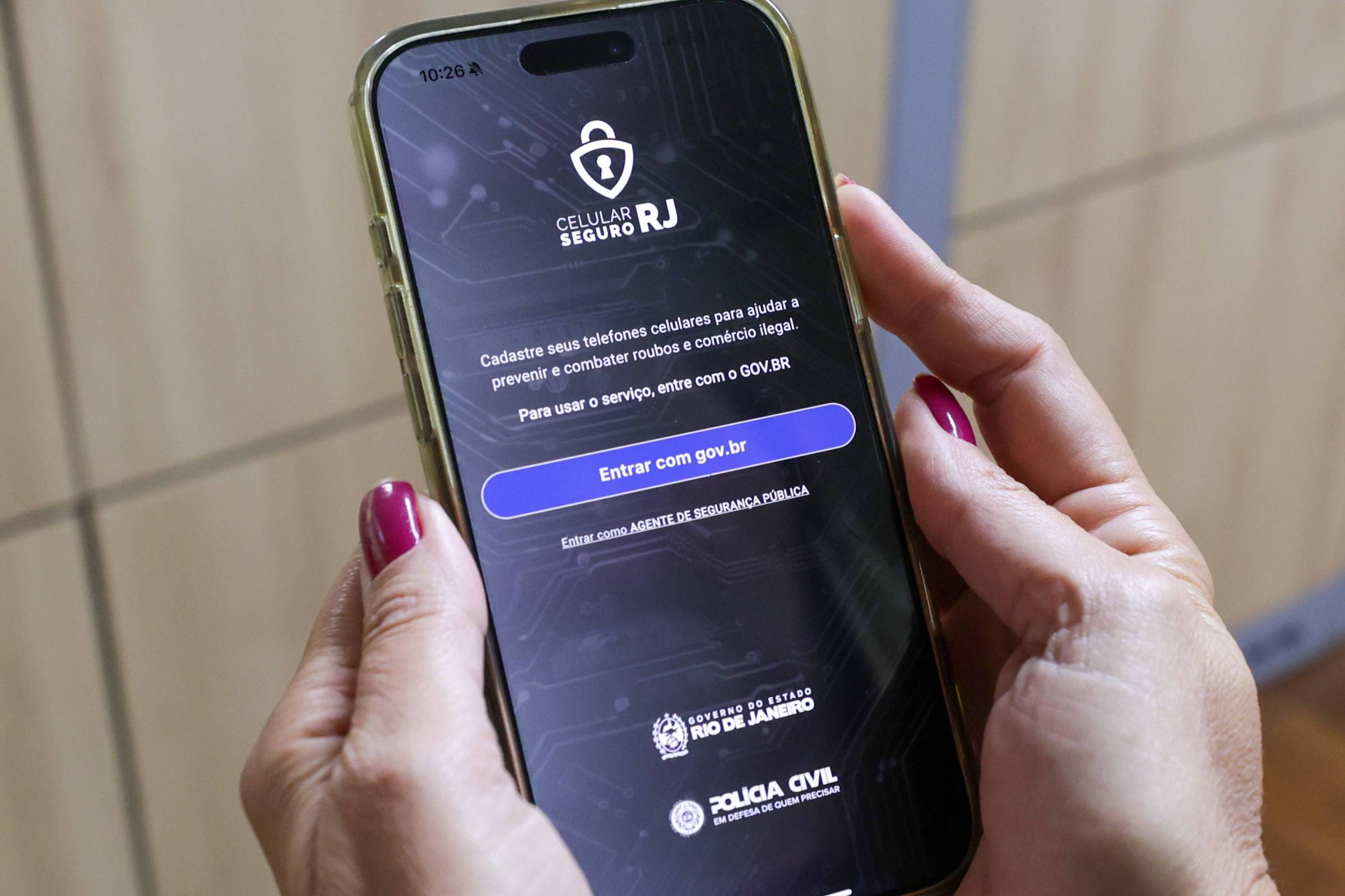 Governo do Rio de Janeiro disponibiliza app para checar celulares roubados O Celular Seguro RJ foi desenvolvido pelo departamento de tecnologia da Polícia Civil (Foto: Rafael Campos/Governo do Rio)