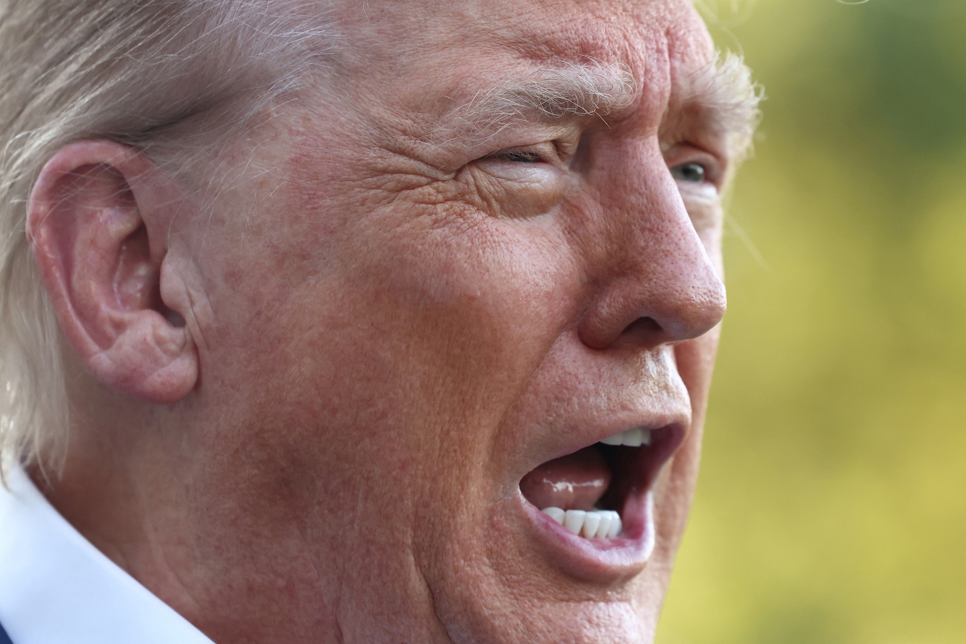 Trump intensifica tarifas e ameaça transformar comércio global até agosto