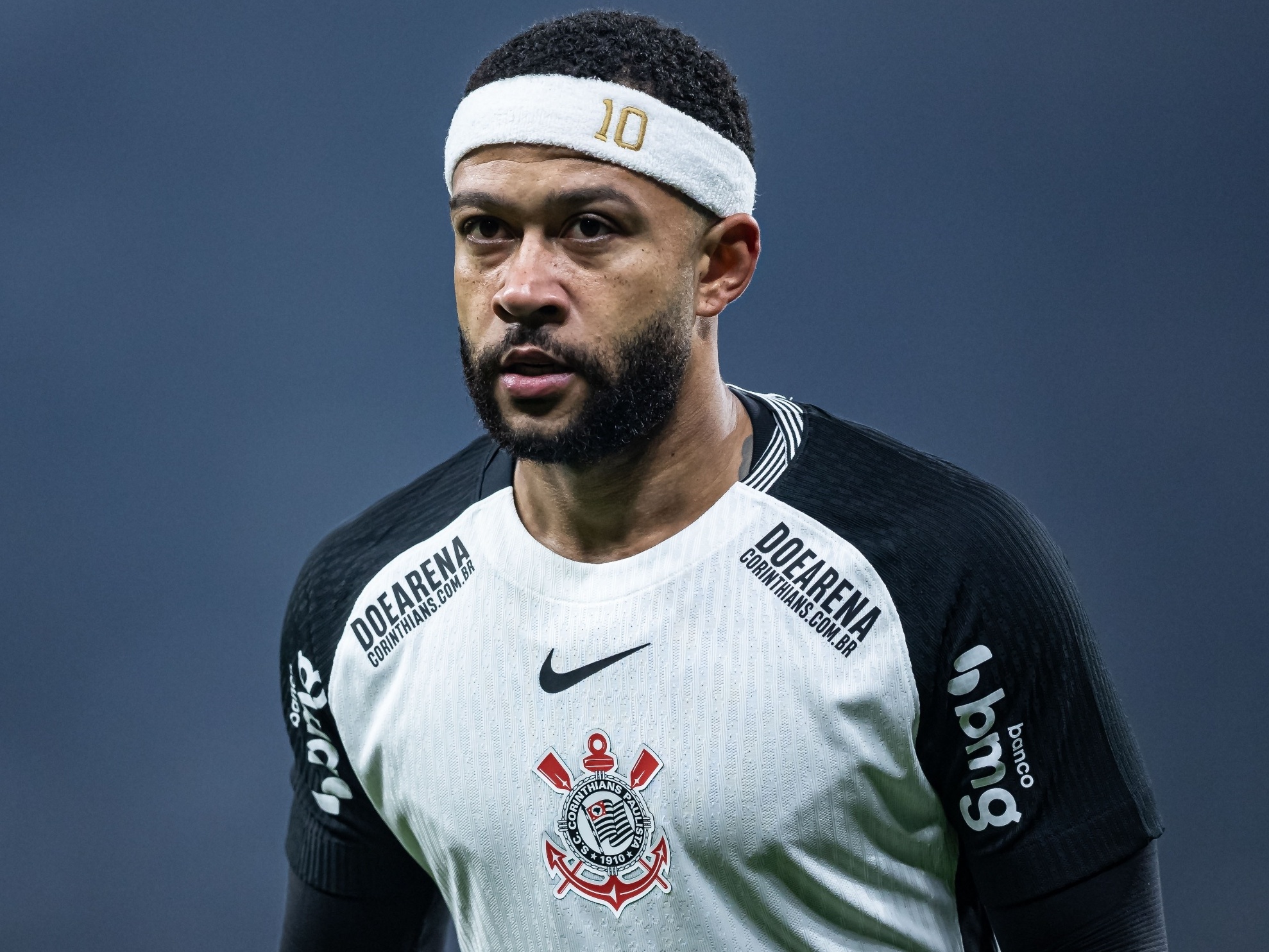 Corinthians avalia rescisão com Memphis após confronto contra o Palmeiras