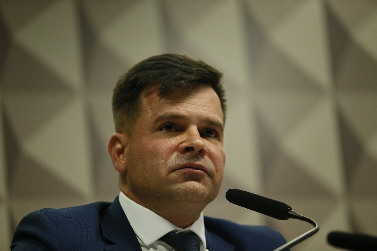 O ex-diretor-geral da PRF Silvinei Vasques presta depoimento na CPI do 8 de Janeiro (Foto: Cristiano Mariz/Agência O Globo/20-06-2023)
