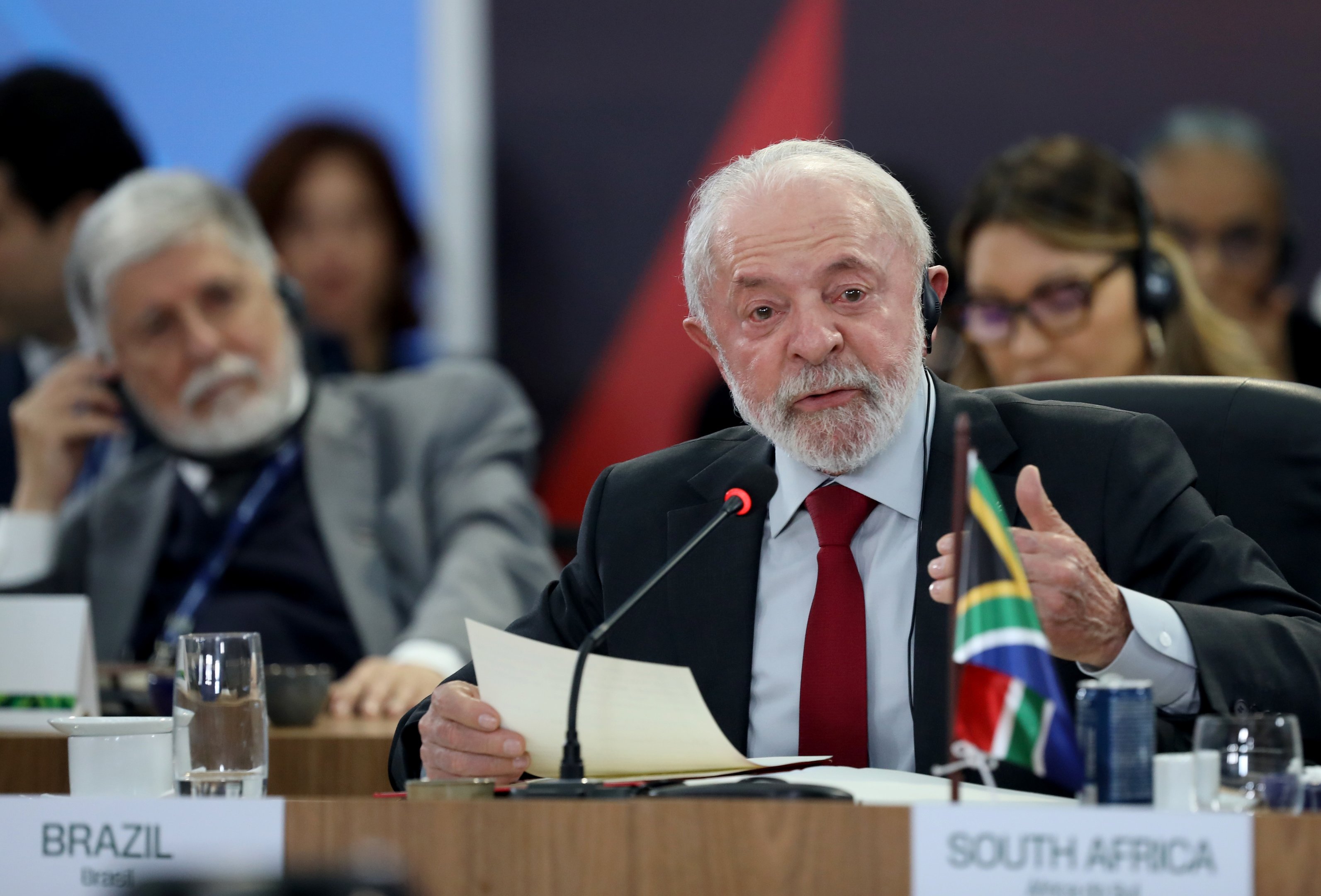 Lula defende espaço fiscal para saúde e combate a doenças no Brics O presidente Luiz Inácio Lula da Silva, durante reunião de cúpula do Brics, no Rio de Janeiro (Foto: Diego Herculano/Brics Brasil)