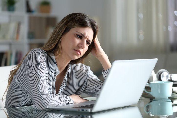 Mulheres demonstram maior desconforto com uso de IA em comparação aos homens Foto: Reprodução