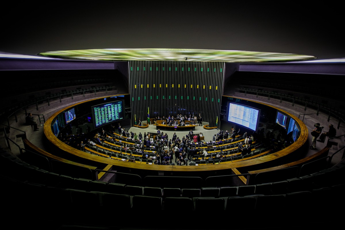 Reforma administrativa prioriza avaliação de servidores e mantém estabilidade no serviço público Grupo de trabalho na Câmara dos Deputados discute proposta de reforma administrativa, que deve manter a estabilidade e criar métodos de avaliação dos servidores (Foto: Brenno Carvalho/Agência O Globo)