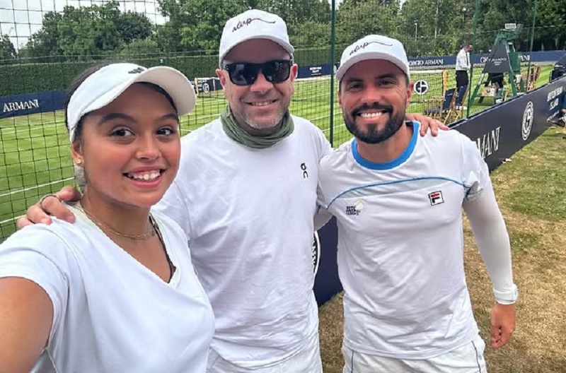 Naná triunfa na grama e se prepara para duelo contra top 5 juvenil Foto: Reprodução