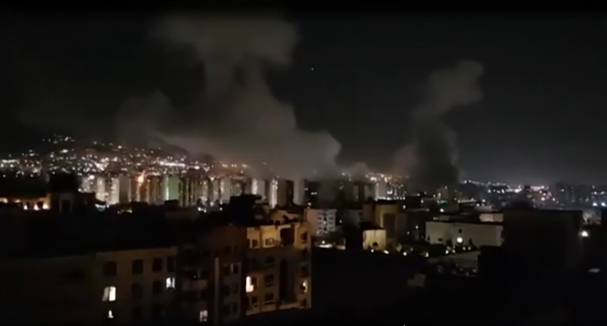 Israel intensifica bombardeios e atinge infraestrutura militar do Irã Israel ataca o Irã (Foto: O GLOBO)