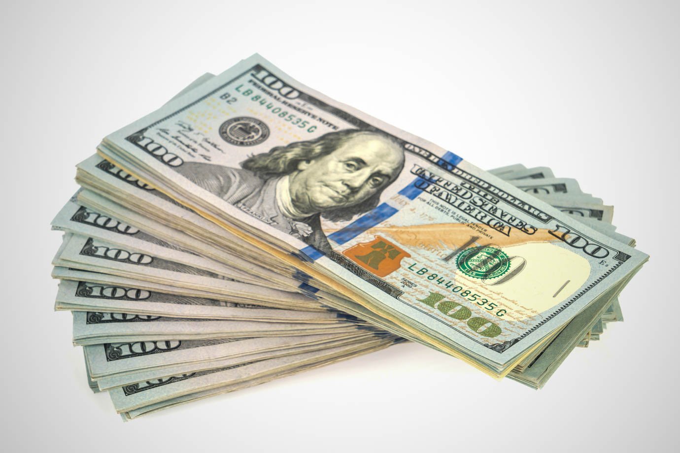 Dólar perde força global com aumento de incertezas nos Estados Unidos Requisito para receber salário-maternidade vai mudar, com impacto bilionário para a Previdência (Foto: Reprodução)