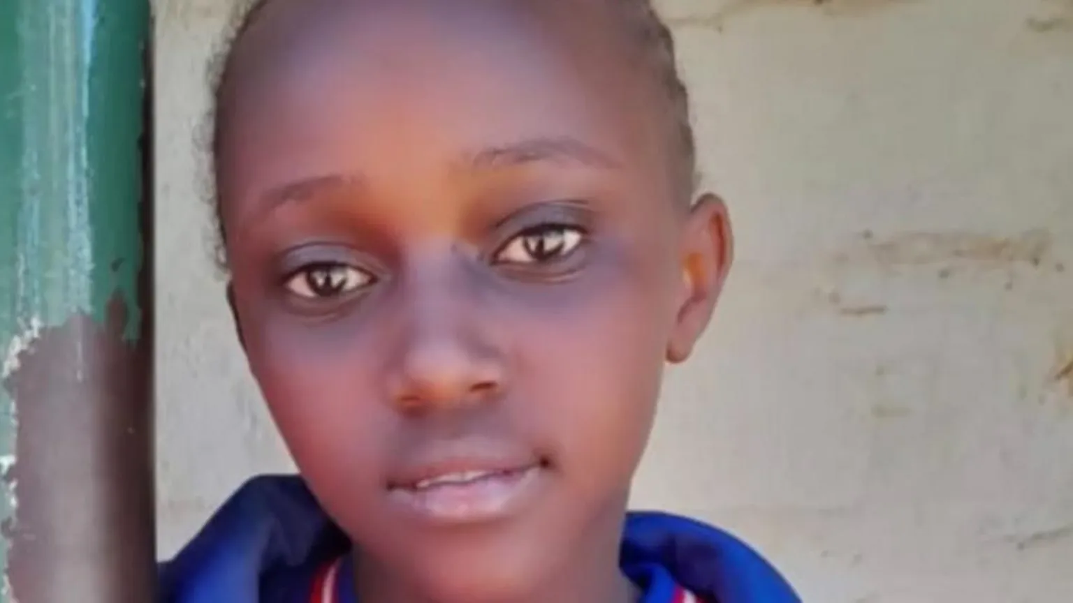 Menina de 12 anos é morta a tiros enquanto assistia TV durante protestos no Quênia Menina de 12 anos é morta a tiros enquanto assistia TV durante protestos no Quênia