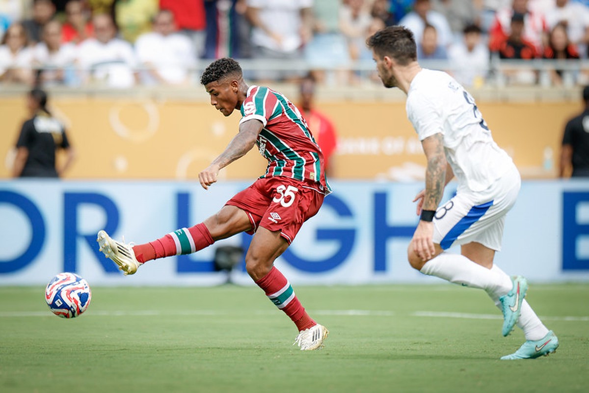 Hércules se destaca e projeta Fluminense após vitória, apesar de mal-estar Hércules finaliza para dar vitória ao Fluminense sobre o Al Hilal (Foto: Divulgação)