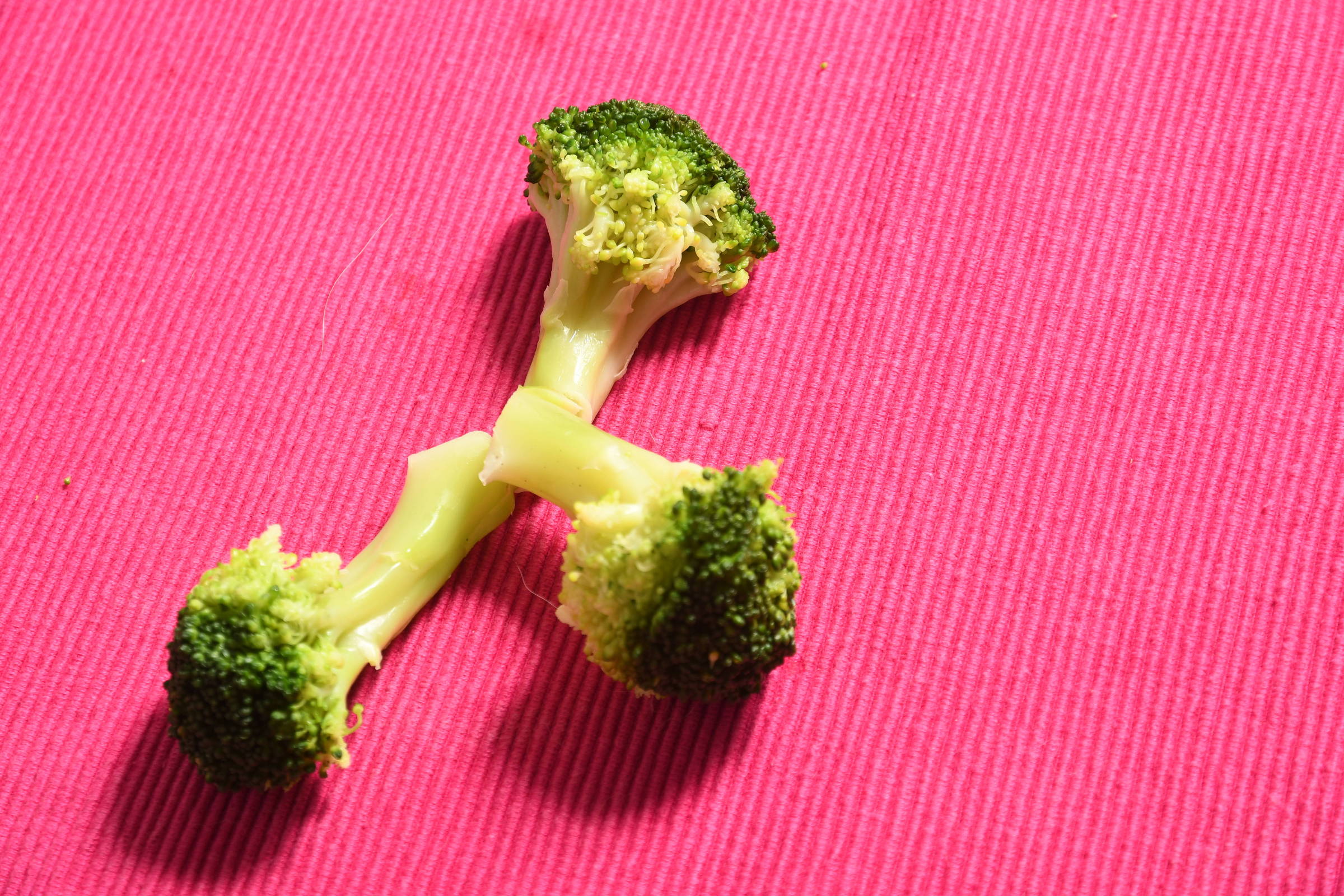 Vegetal brócolos-rabe ou rapini mal conservado pode ter causado botulismo na Itália (Foto: Karime Xavier - 24.ago.23/Folhapress)