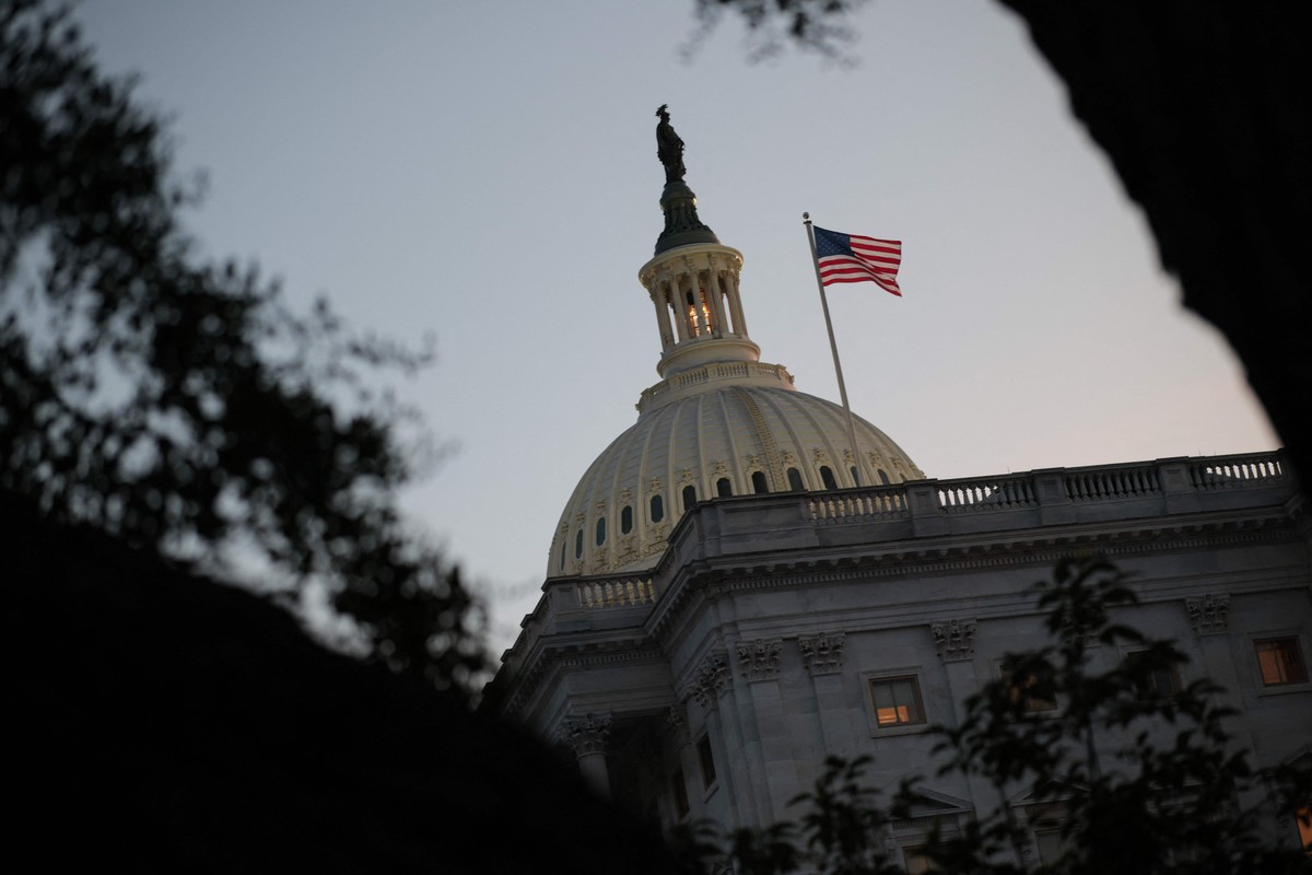 Invasor do Capitólio é sentenciado à prisão perpétua por ameaçar agentes do FBI O Capitólio dos EUA (Foto: Kayla Bartkowski/Getty Images/AFP)